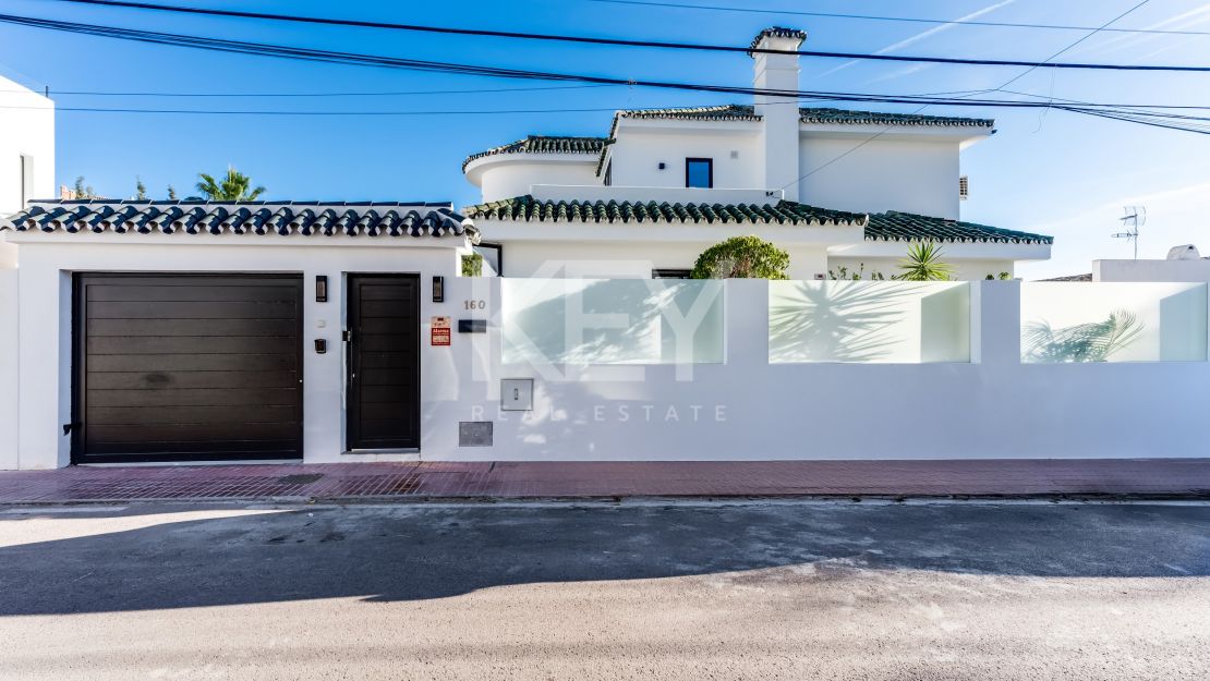 Современная вилла рядом с удобствами в Нуэва Андалусия