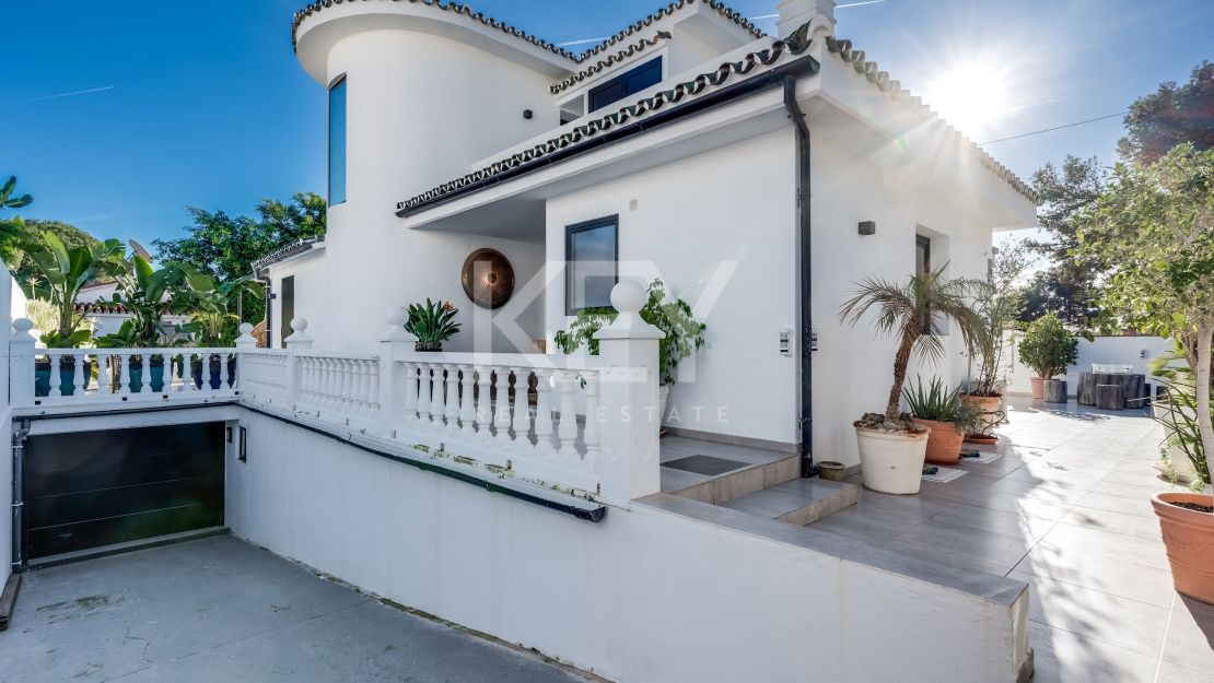 Современная вилла рядом с удобствами в Нуэва Андалусия