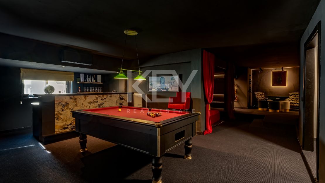 Современная вилла рядом с удобствами в Нуэва Андалусия