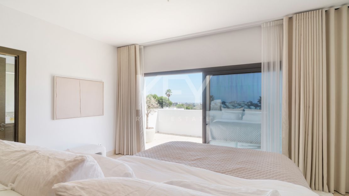 Modern villa with panoramic views in Benahavís