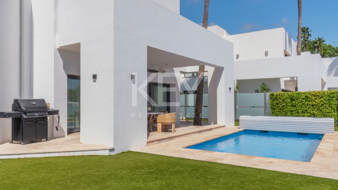 Modern villa with panoramic views in Benahavís