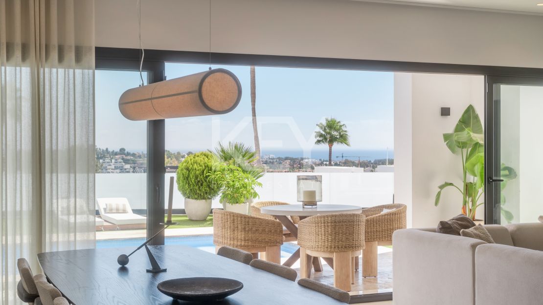 Modern villa with panoramic views in Benahavís