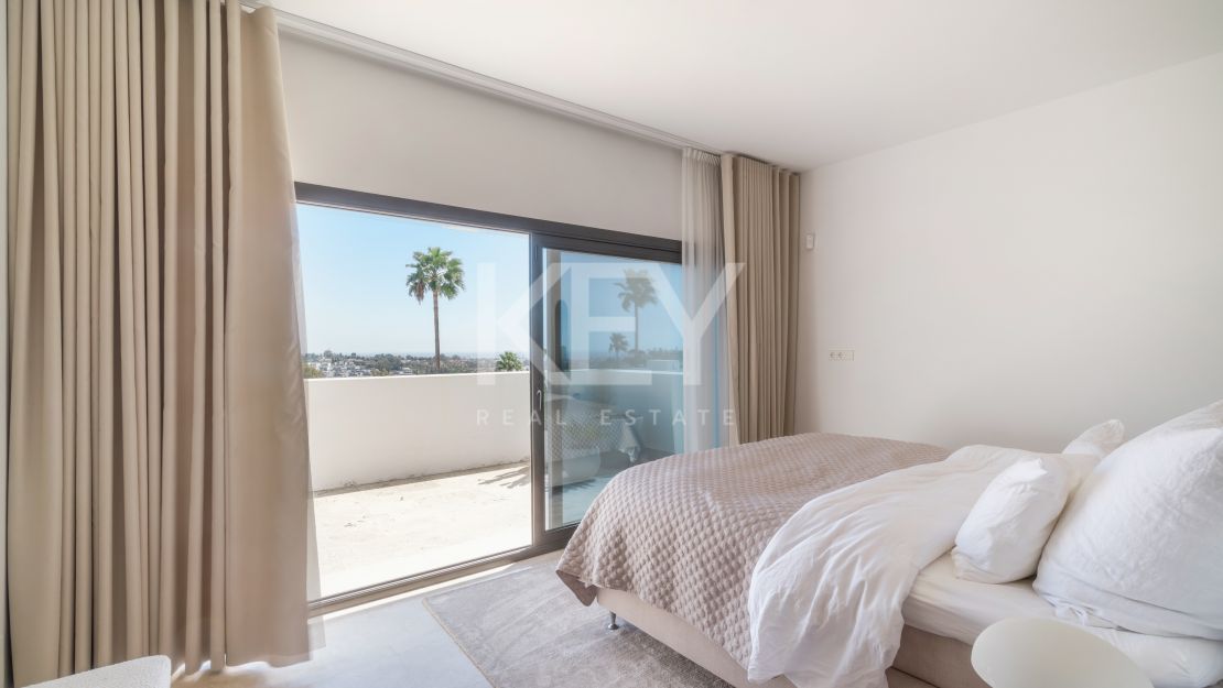 Modern villa with panoramic views in Benahavís