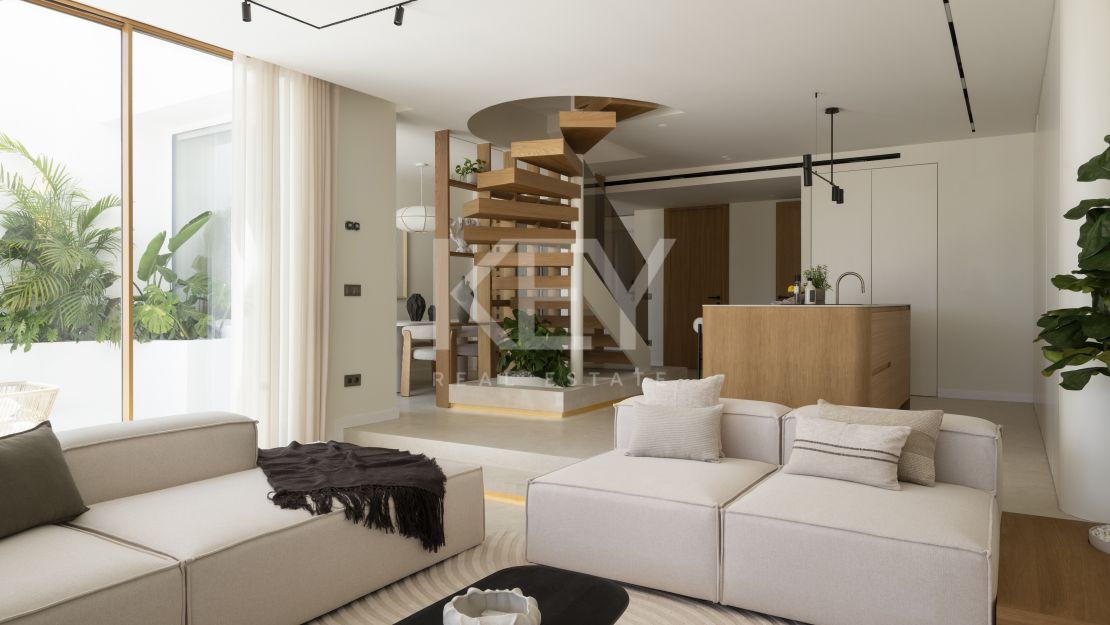 Stylish renovated townhouse with sea and mountain views in Aloha