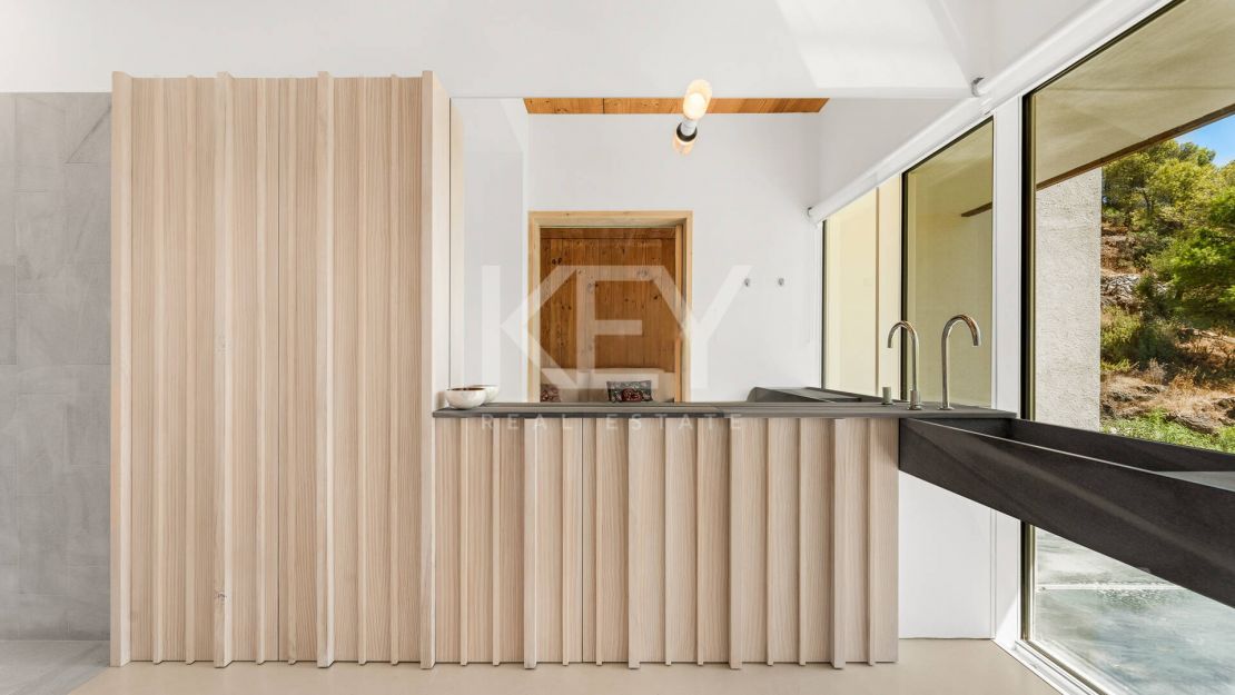 Частная современная вилла с видом на горы в Эль-Мадроньяле, Бенахавис