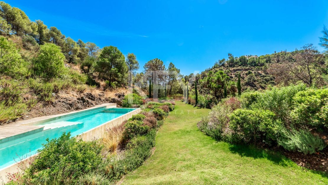 Частная современная вилла с видом на горы в Эль-Мадроньяле, Бенахавис