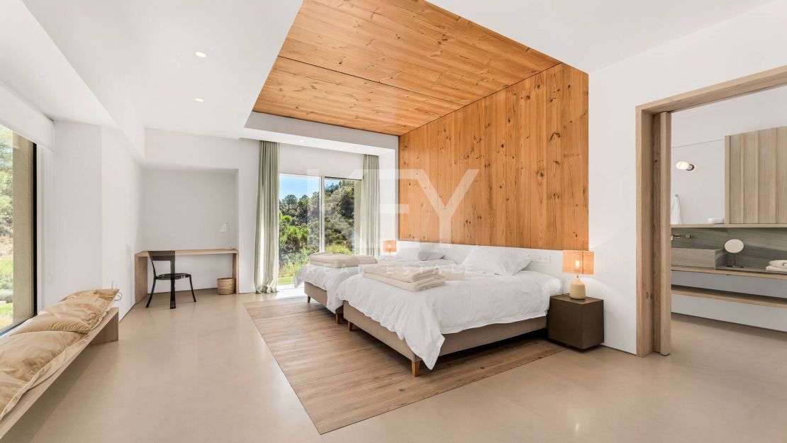 Частная современная вилла с видом на горы в Эль-Мадроньяле, Бенахавис