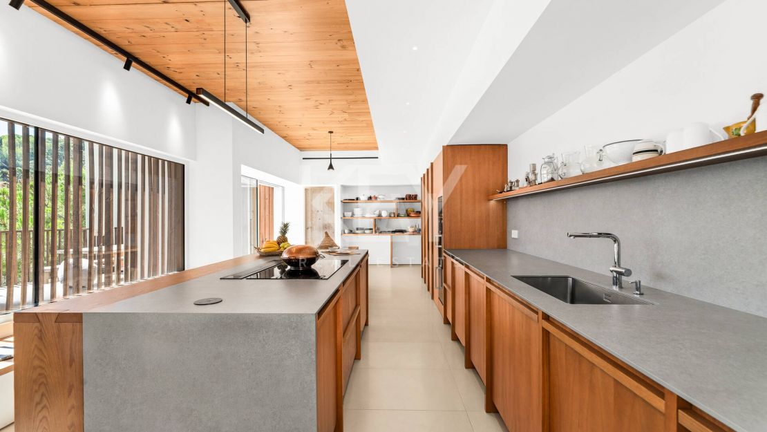 Частная современная вилла с видом на горы в Эль-Мадроньяле, Бенахавис