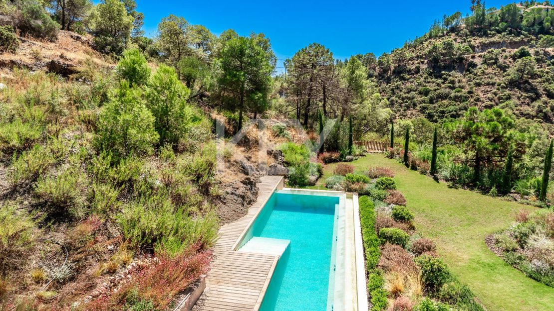 Частная современная вилла с видом на горы в Эль-Мадроньяле, Бенахавис