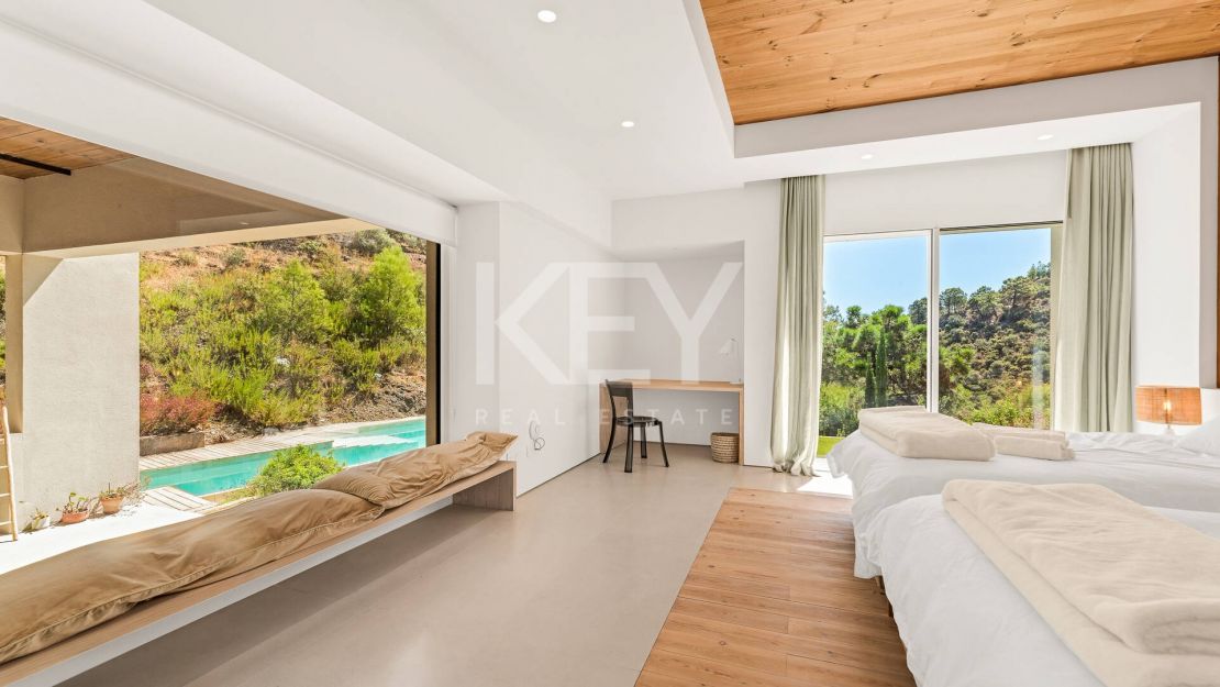 Частная современная вилла с видом на горы в Эль-Мадроньяле, Бенахавис