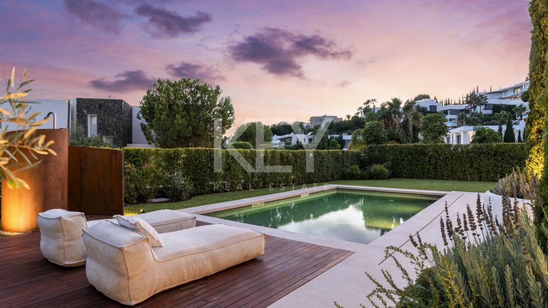 Стильная обновлённая вилла в Ла Алькерия, Бенахавис