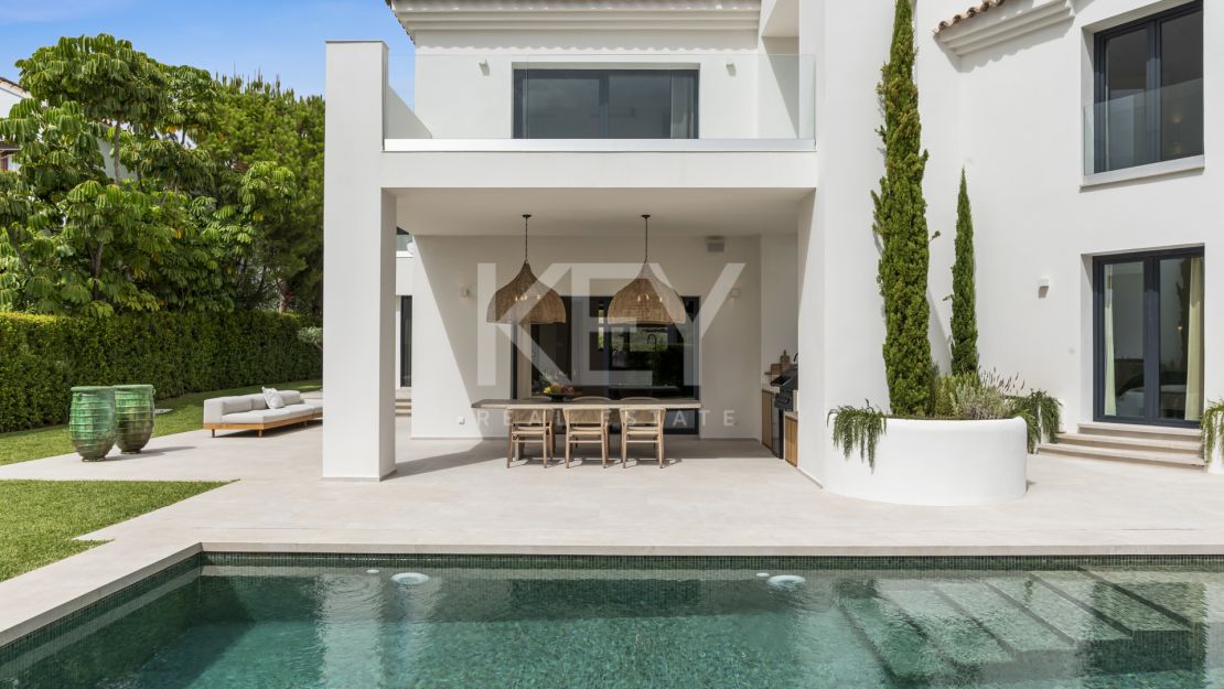 Стильная обновлённая вилла в Ла Алькерия, Бенахавис