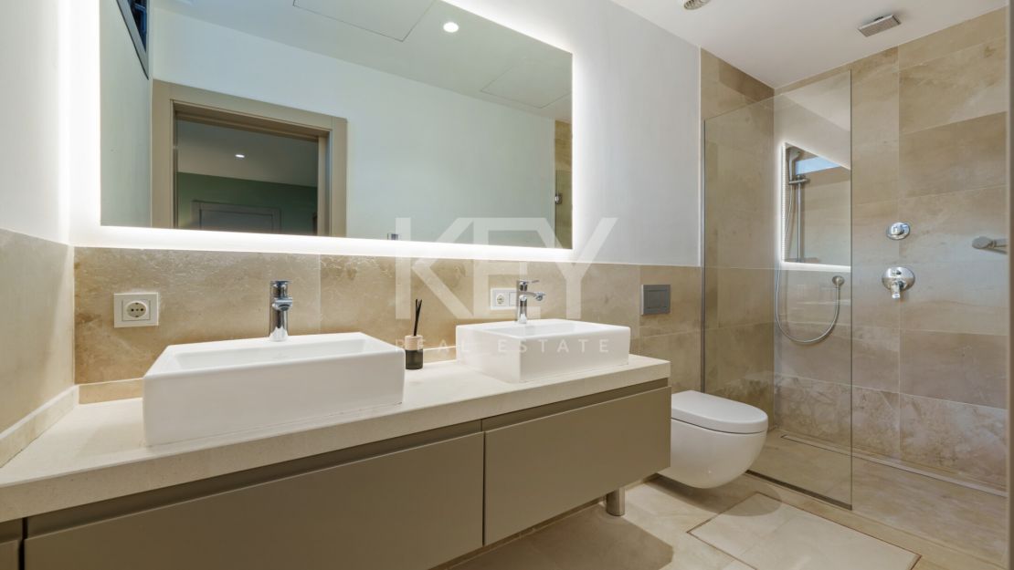 Современная вилла для гольфа в Nueva Andalucía