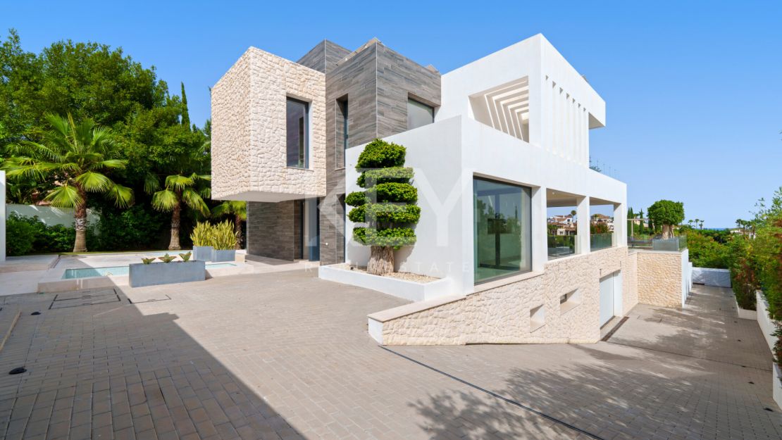 Современная вилла для гольфа в Nueva Andalucía