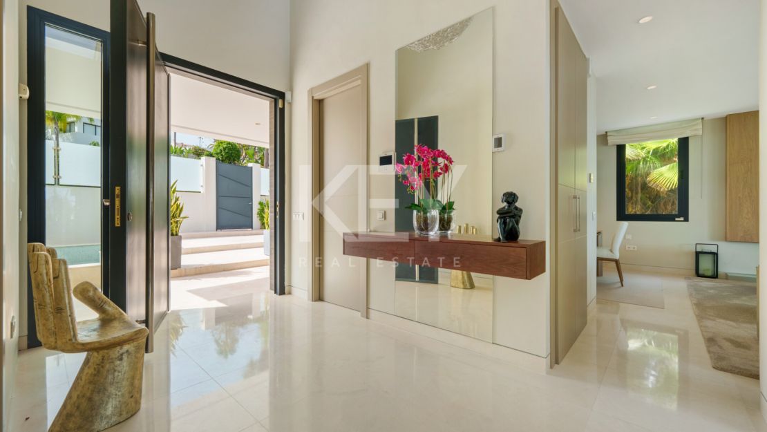 Современная вилла для гольфа в Nueva Andalucía