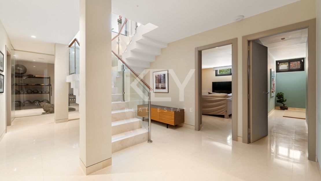 Современная вилла для гольфа в Nueva Andalucía