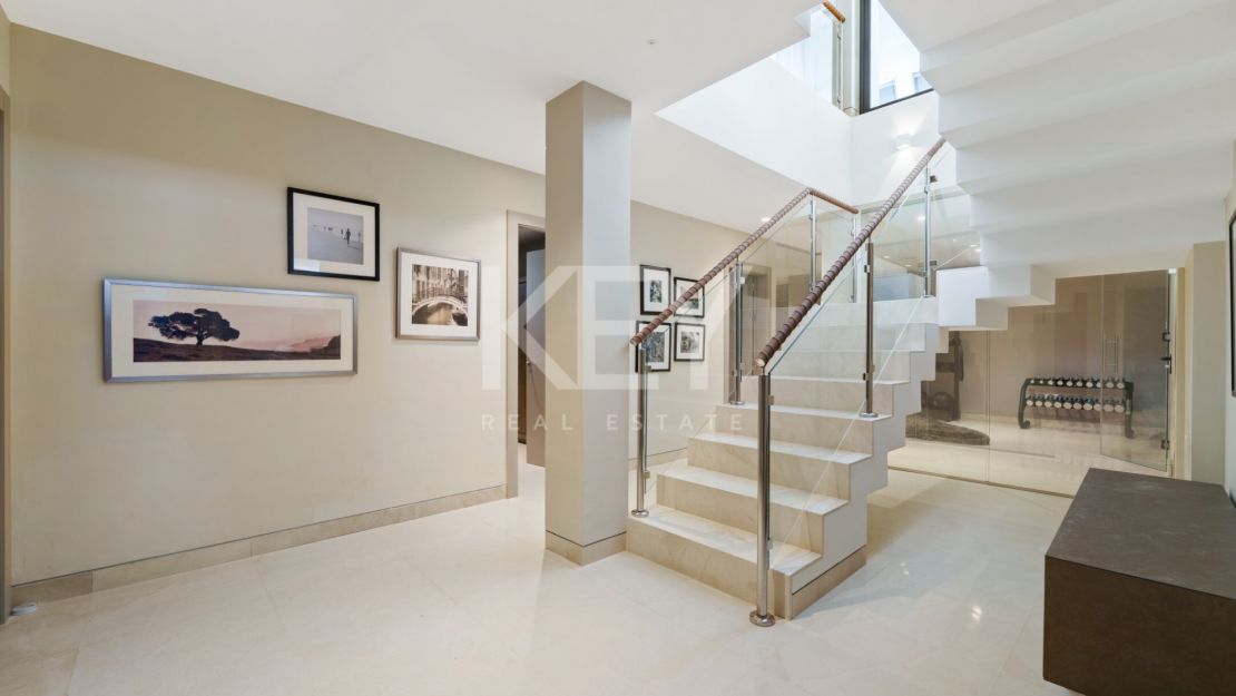 Современная вилла для гольфа в Nueva Andalucía