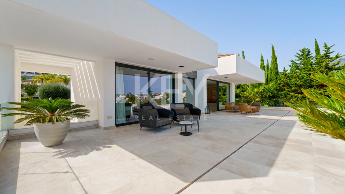 Современная вилла для гольфа в Nueva Andalucía