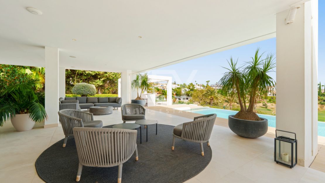 Современная вилла для гольфа в Nueva Andalucía