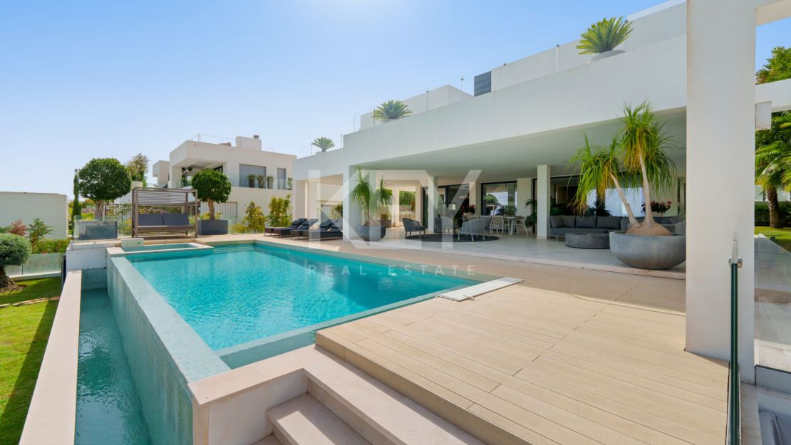 Современная вилла для гольфа в Nueva Andalucía