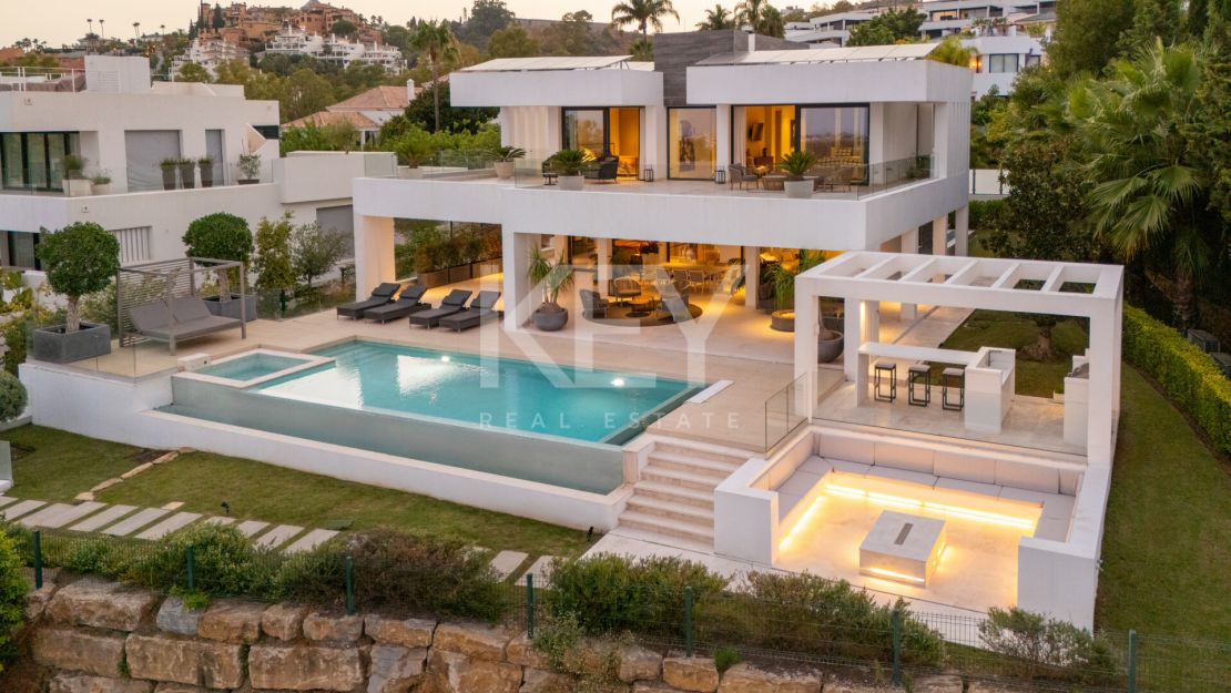 Современная вилла для гольфа в Nueva Andalucía
