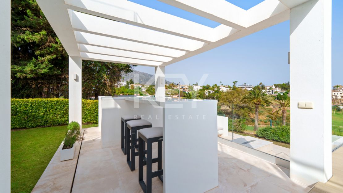 Современная вилла для гольфа в Nueva Andalucía