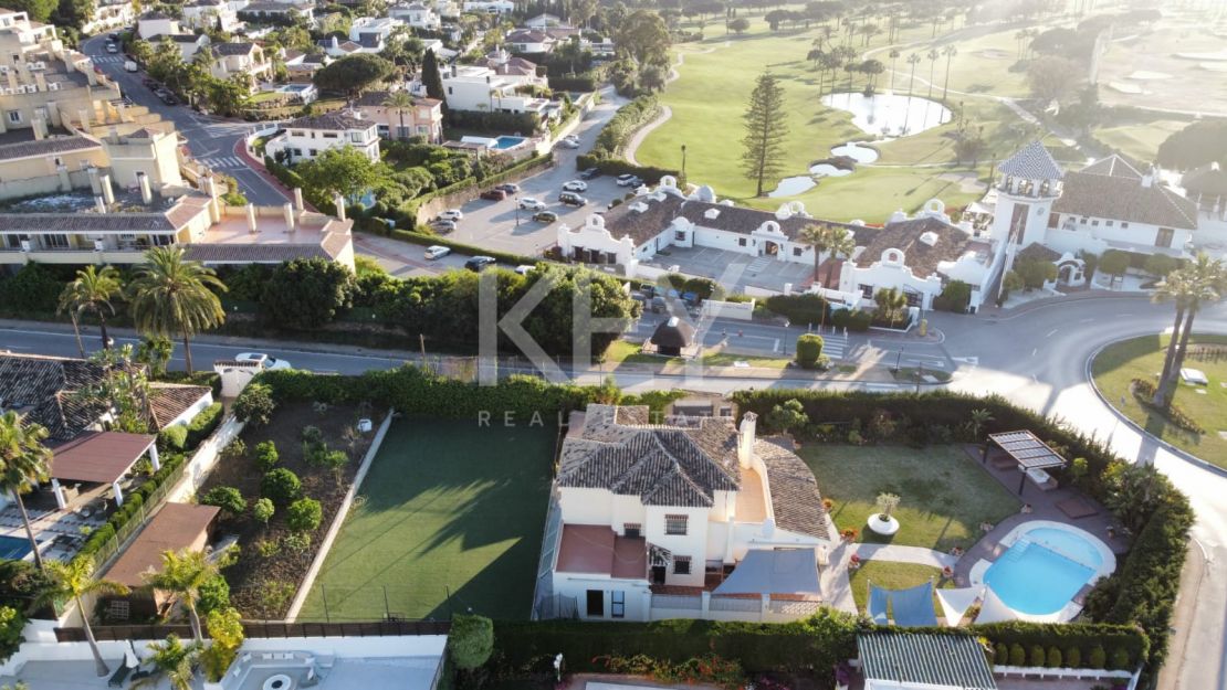 Encantadora villa cerca de campos de golf en Nueva Andalucía