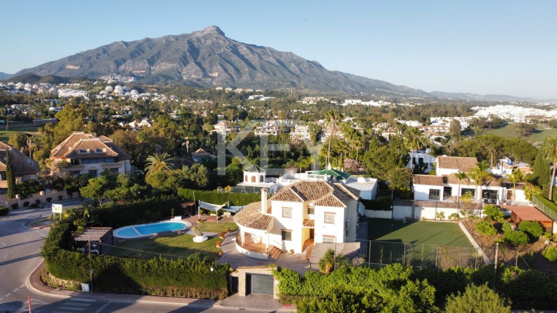 Encantadora villa cerca de campos de golf en Nueva Andalucía