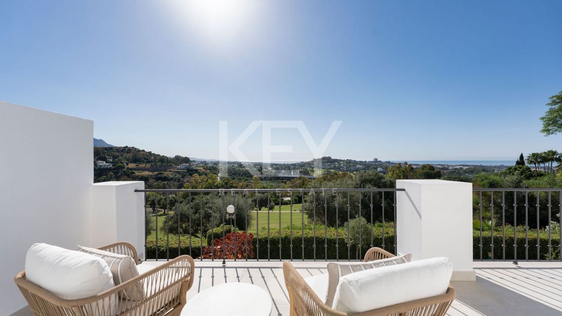 Полностью отреставрированный таунхаус с панорамными видами в Ла Кинта