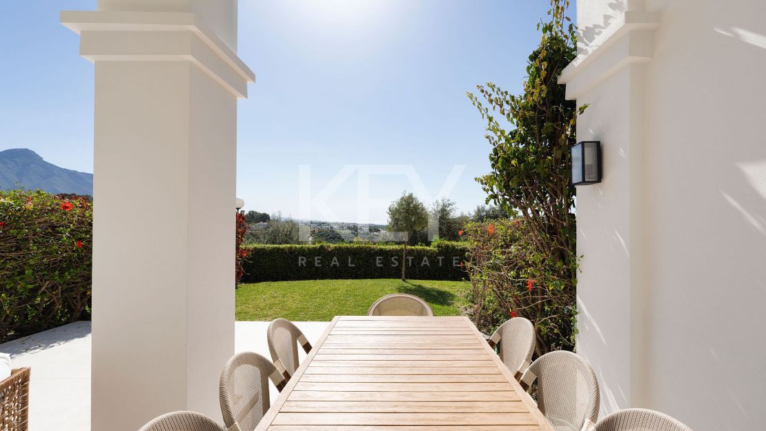 Полностью отреставрированный таунхаус с панорамными видами в Ла Кинта