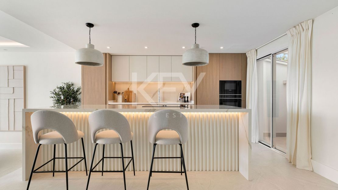 Полностью отреставрированный таунхаус с панорамными видами в Ла Кинта