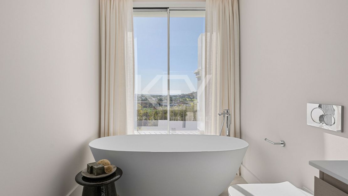 Полностью отреставрированный таунхаус с панорамными видами в Ла Кинта