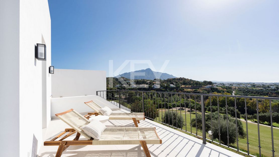 Полностью отреставрированный таунхаус с панорамными видами в Ла Кинта