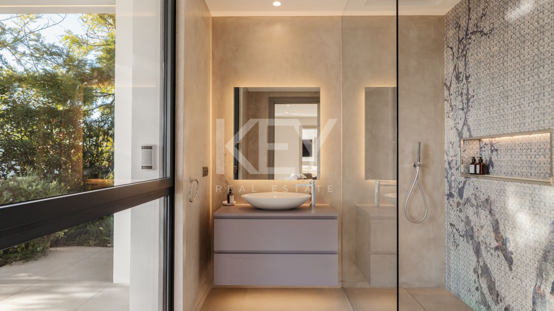 Elegante villa con vistas panorámicas en El Madroñal, Benahavís