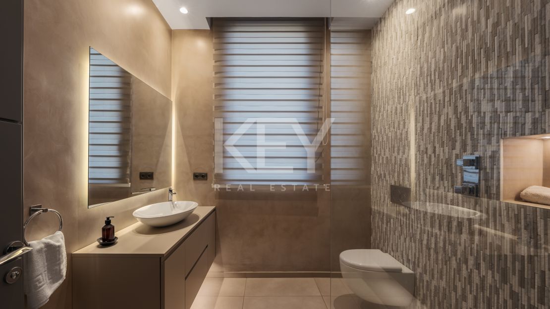 Elegante villa con vistas panorámicas en El Madroñal, Benahavís