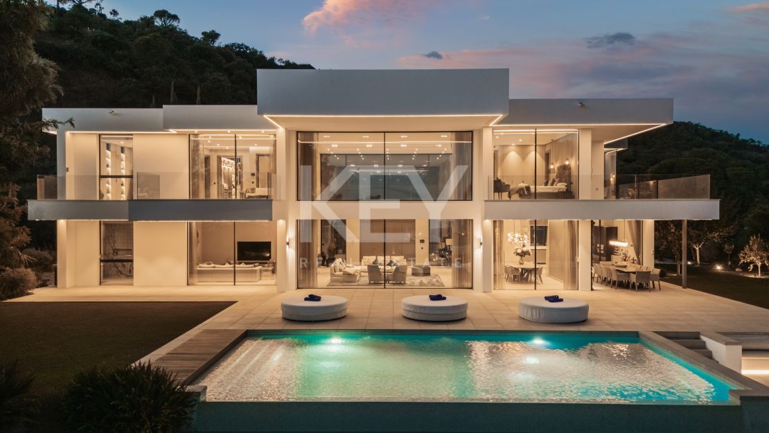 Elegante villa con vistas panorámicas en El Madroñal, Benahavís