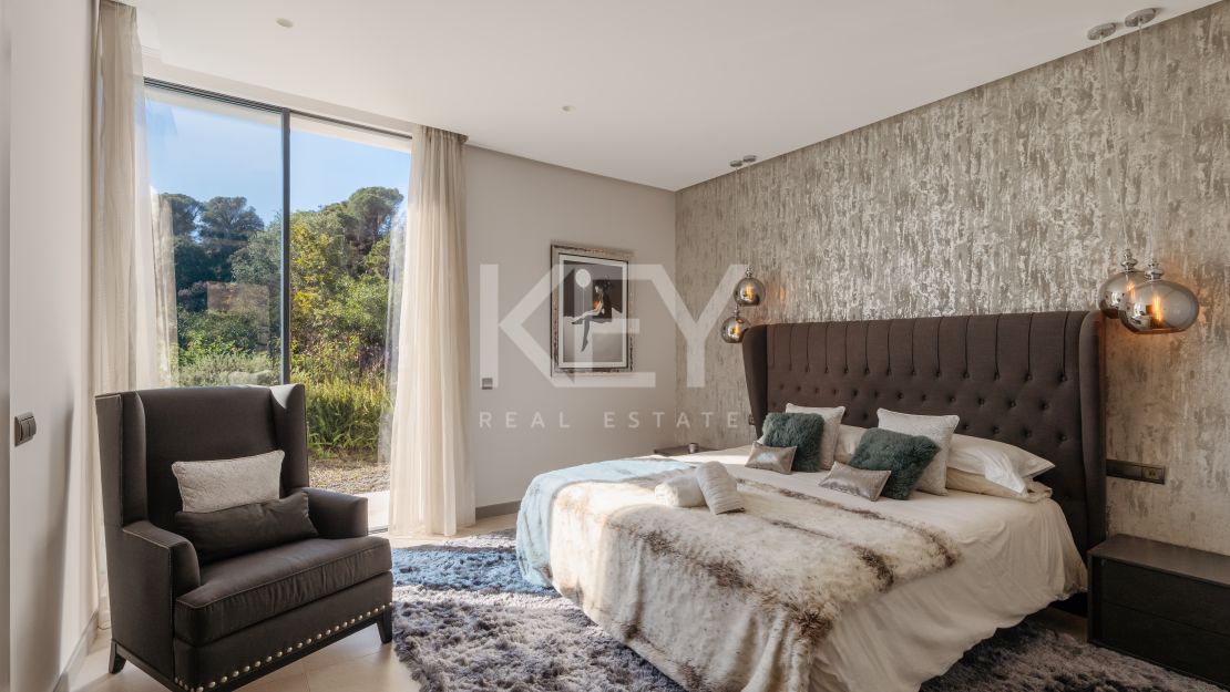 Elegante villa con vistas panorámicas en El Madroñal, Benahavís