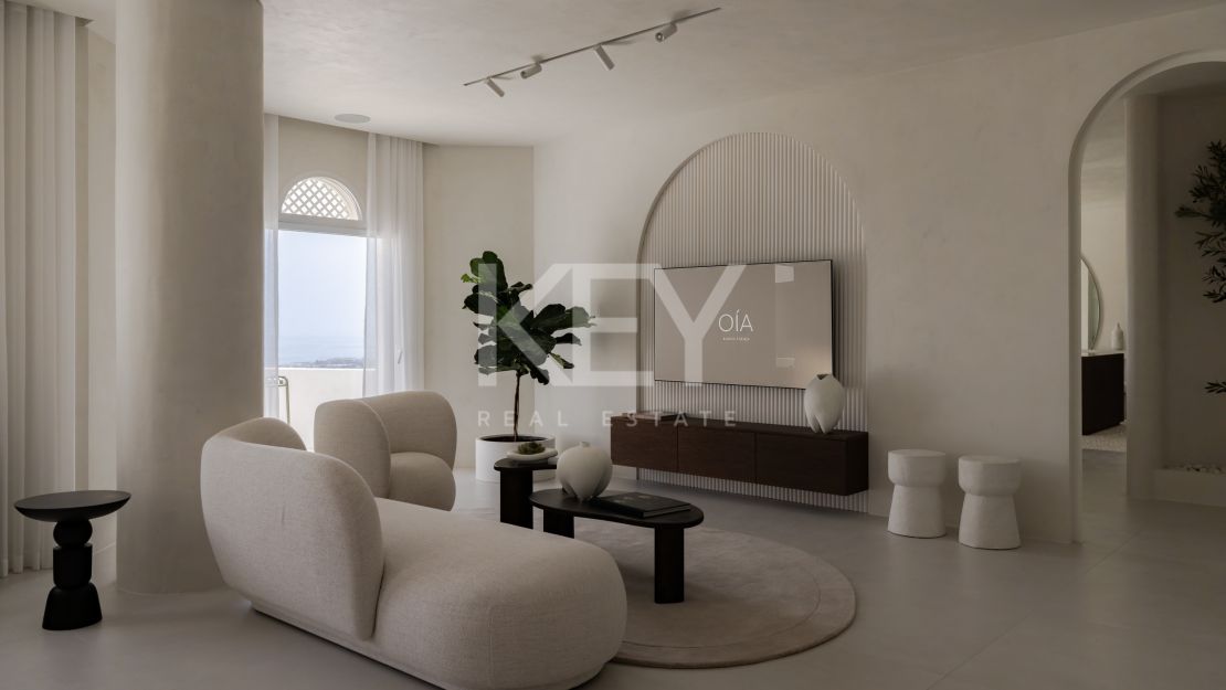 Ático dúplex reformado con vistas al mar en la Milla de Oro  Russian: