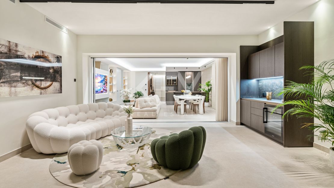 Apartamento excepcional en primera línea de playa en Las Dunas Park, Estepona