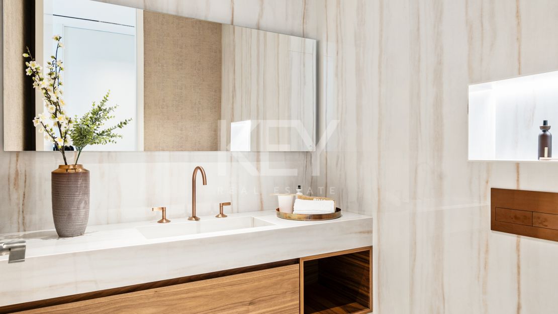 Apartamento excepcional en primera línea de playa en Las Dunas Park, Estepona