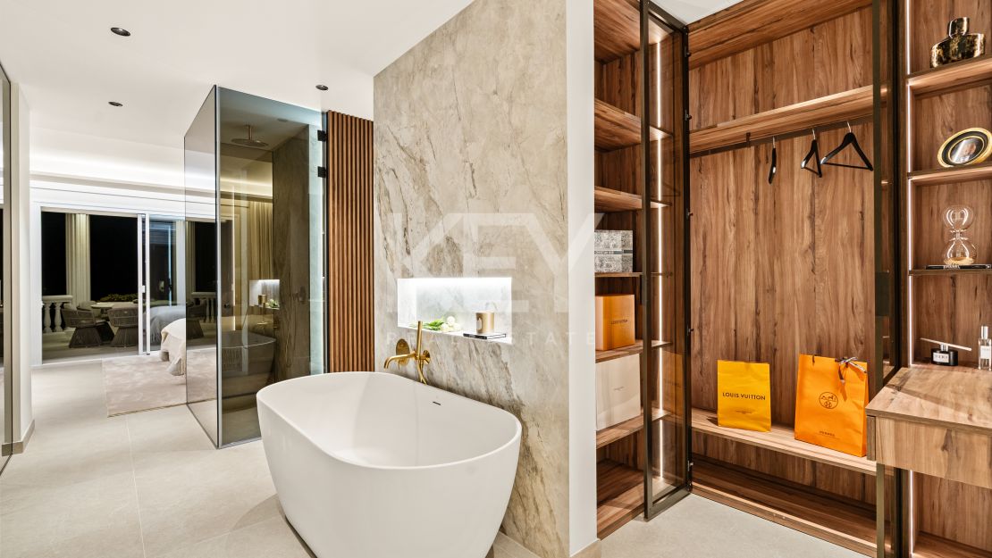 Apartamento excepcional en primera línea de playa en Las Dunas Park, Estepona