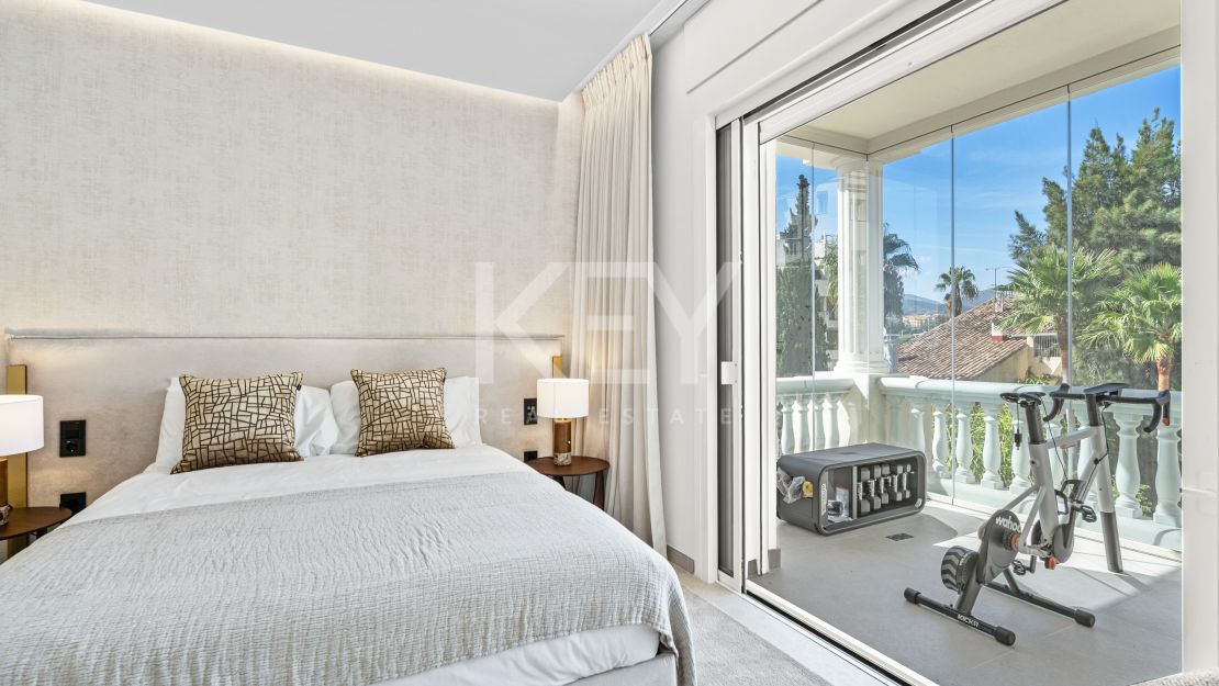 Apartamento excepcional en primera línea de playa en Las Dunas Park, Estepona