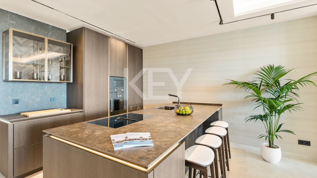 Apartamento excepcional en primera línea de playa en Las Dunas Park, Estepona