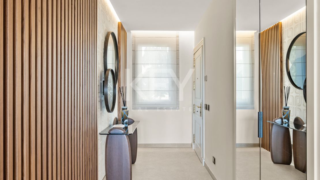 Apartamento excepcional en primera línea de playa en Las Dunas Park, Estepona