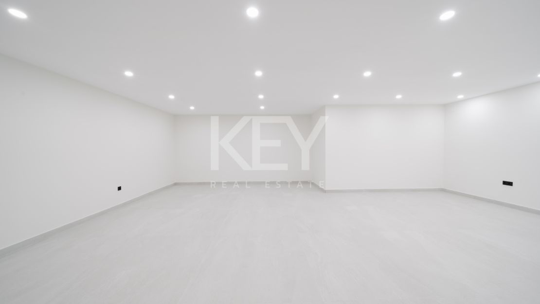 Современная вилла с панорамным видом на море в Эстепоне