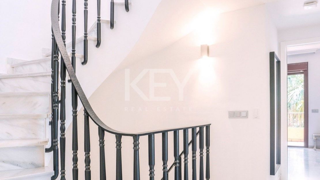 Роскошная полуотдельная вилла с видом на море в Meisho Hills