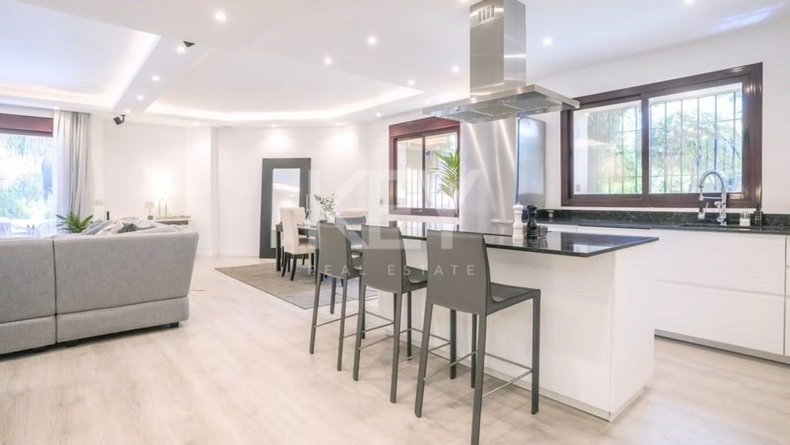 Роскошная полуотдельная вилла с видом на море в Meisho Hills