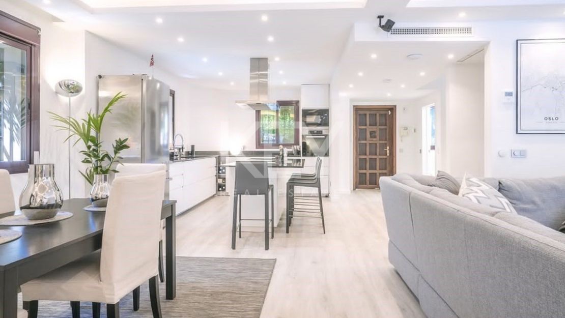 Роскошная полуотдельная вилла с видом на море в Meisho Hills