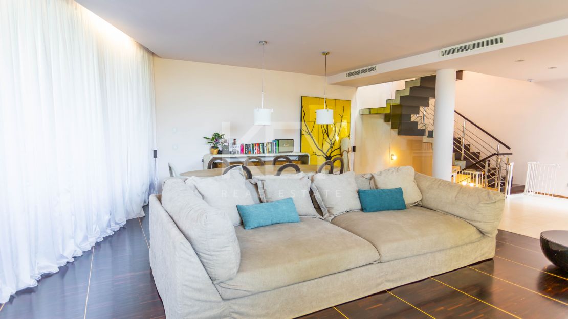 Роскошная полуотдельная вилла с видом на море в Meisho Hills