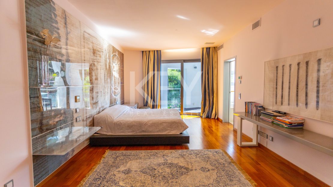 Роскошная полуотдельная вилла с видом на море в Meisho Hills